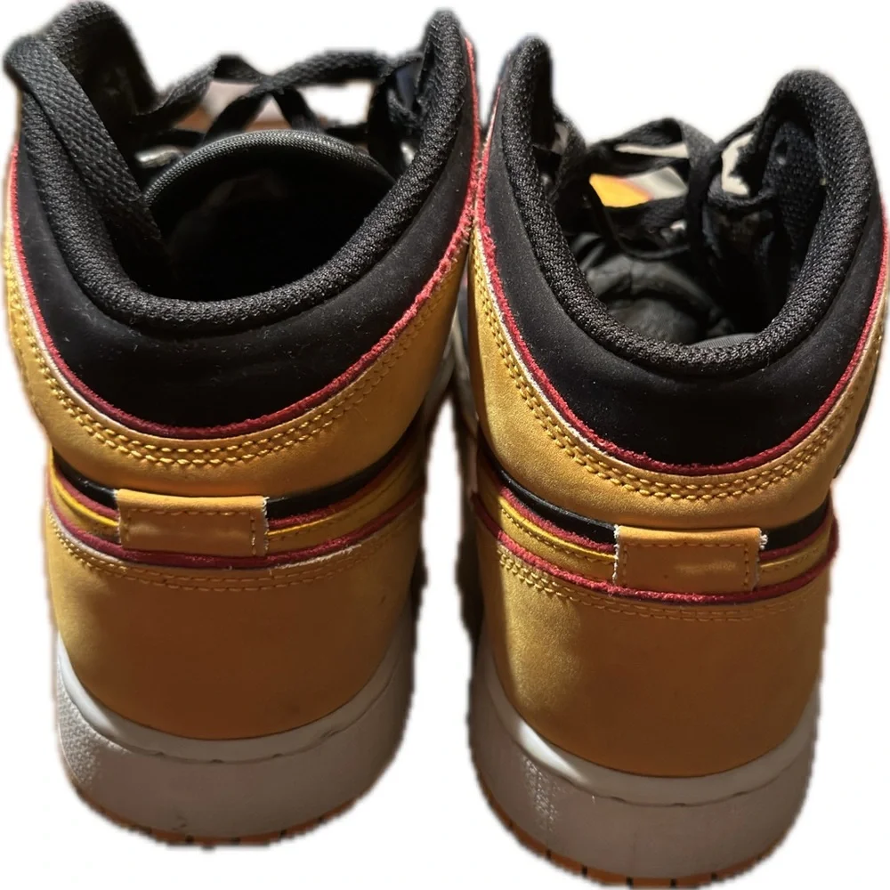 Jordan retro 1s Black and Yellow High-Top Sneakers - Picture 4 of 5